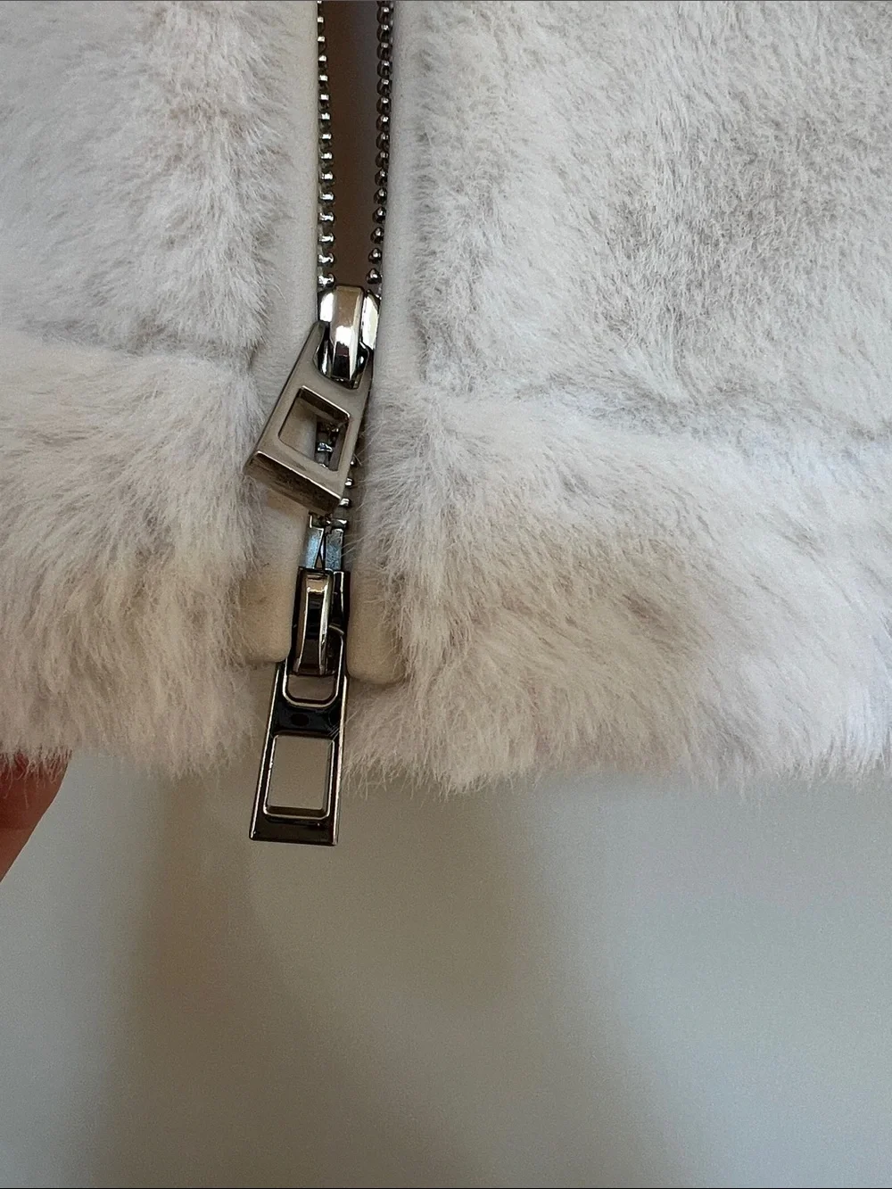 Leather Faux Fur Vest in Light Cream M - Picture 5 of 10